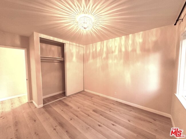 Building Photo - 2027 Euclid St