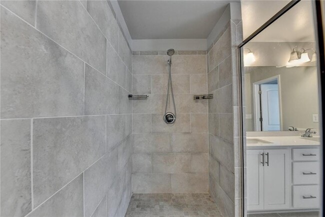 Building Photo - 217 Rockfern Ter