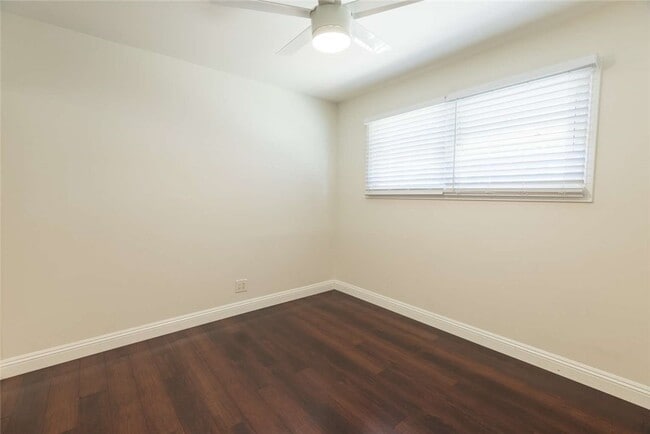 Building Photo - 2157 Rural Ln