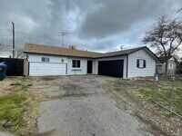Building Photo - 45409 7th St E