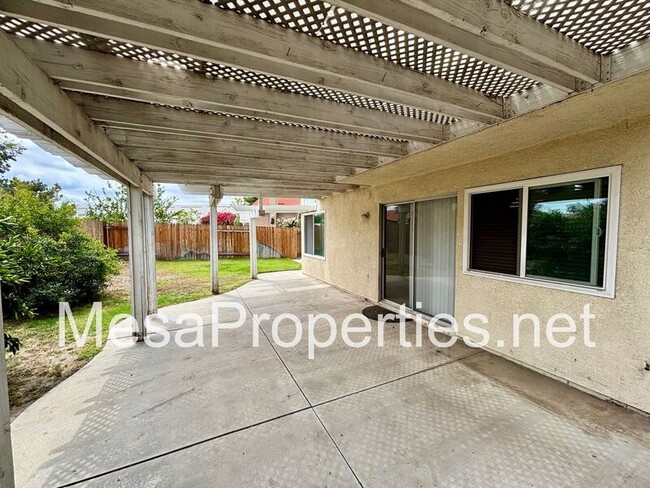 Building Photo - 14925 Dandelion Ct
