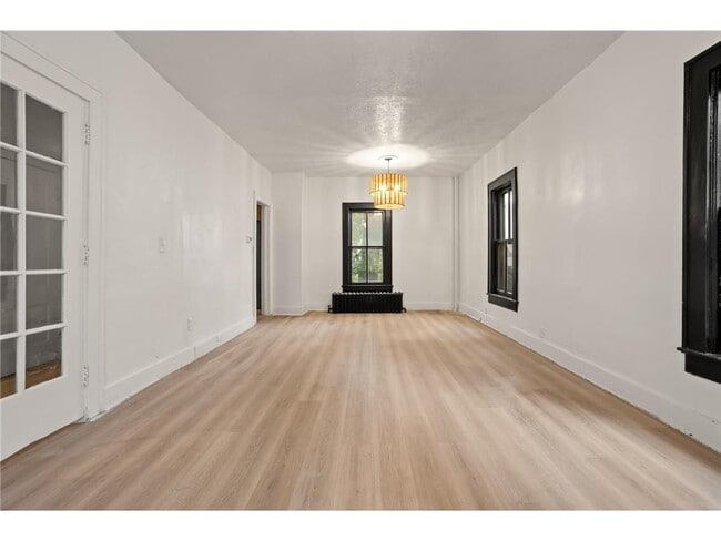 Building Photo - 361 8th Ave S