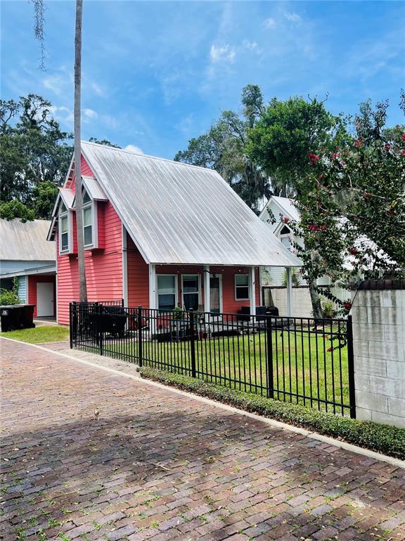 Primary Photo - 754 N Westmoreland Dr