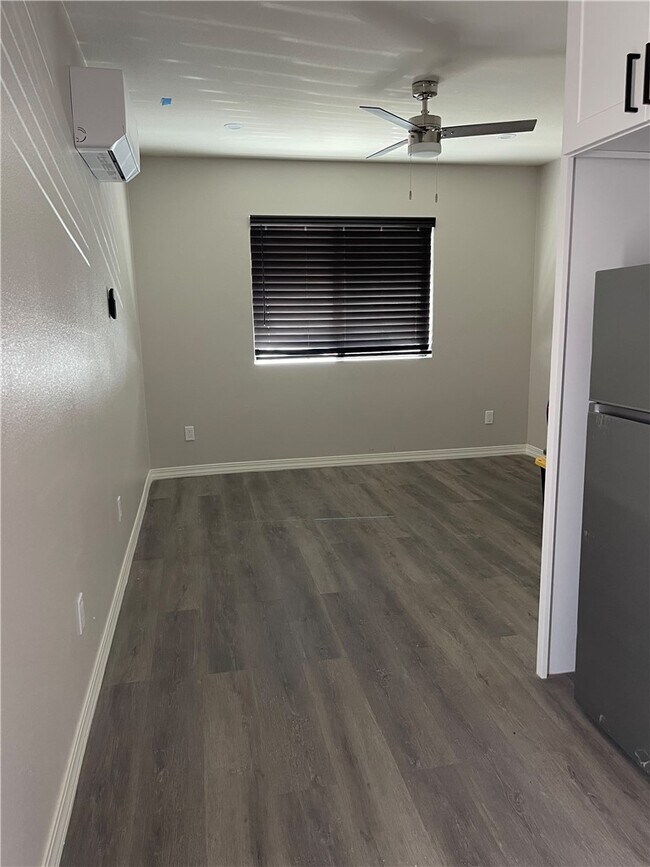 Building Photo - 39559 Oak Cliff Dr