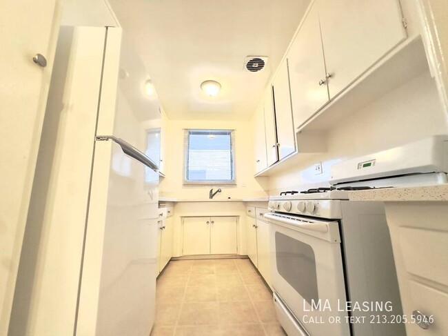 Building Photo - Charming 1-Bedroom Apartment in Prime Beve...