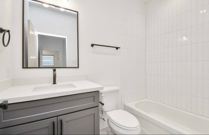 Building Photo - 2335 Eagle St