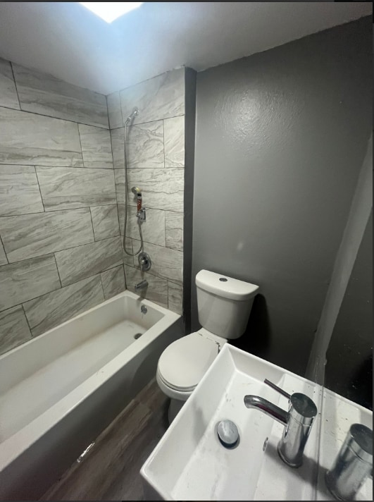 Building Photo - Summit