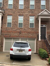 Building Photo - 2562 Sibley Dr