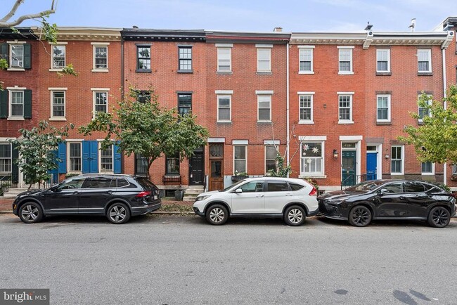 Building Photo - 2218 Locust St