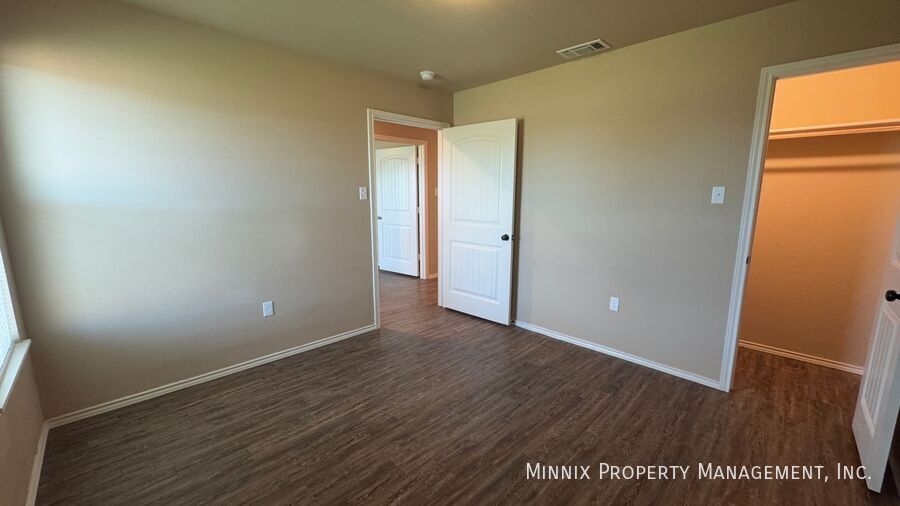 Building Photo - 2412 N Ave O