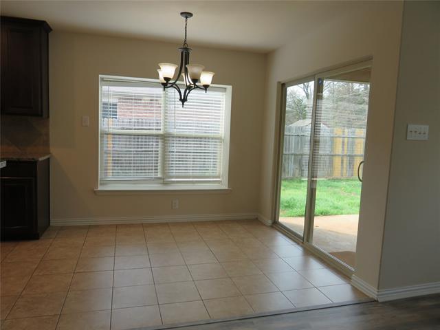 Building Photo - 1321 Crestview Dr