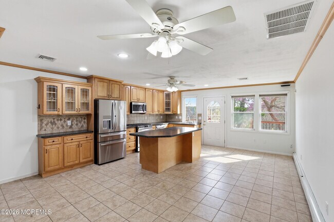 Building Photo - 1425 Amsterdam Ave