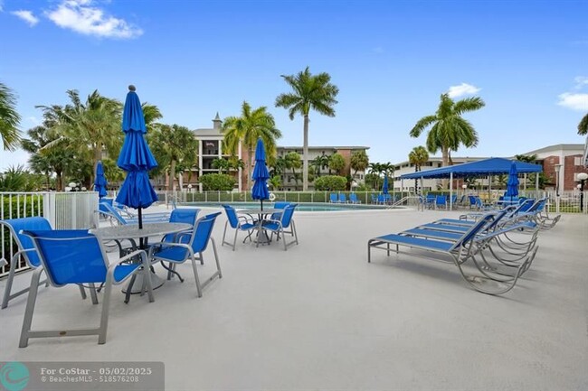 Building Photo - 460 Paradise Isle Blvd