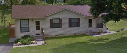 Building Photo - 2 Bedroom 1 Bath Duplex