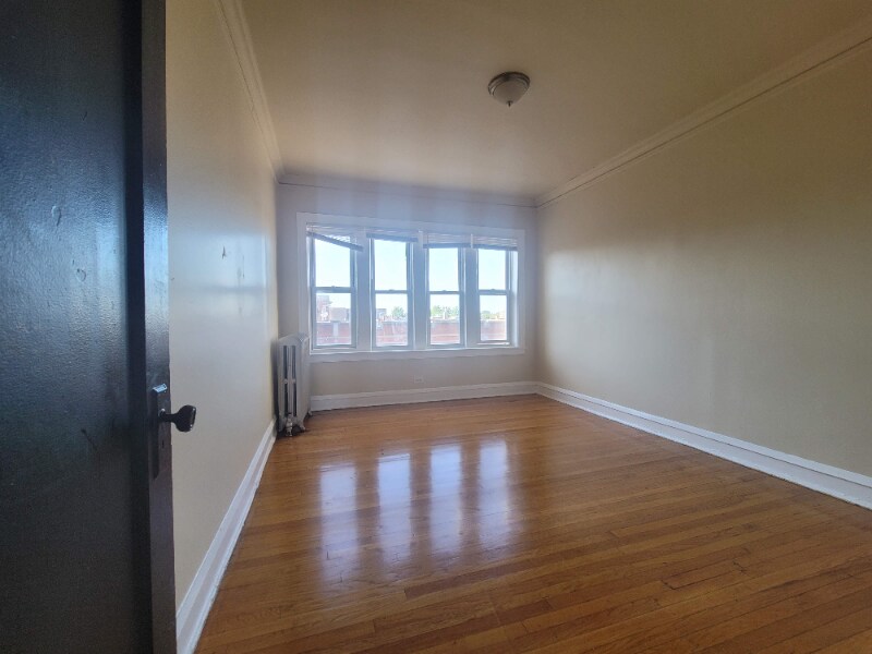 Building Photo - 1643 W 80th St