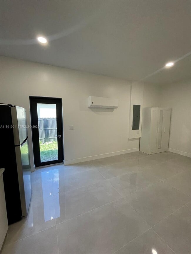 Building Photo - 30778 SW 192nd Ave