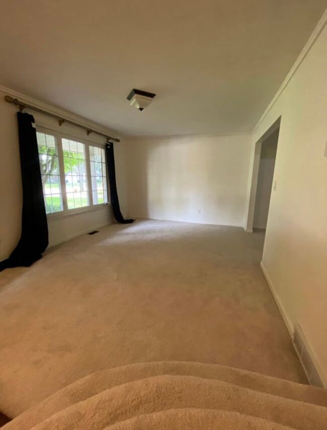 Building Photo - 2309 Cumberland Dr