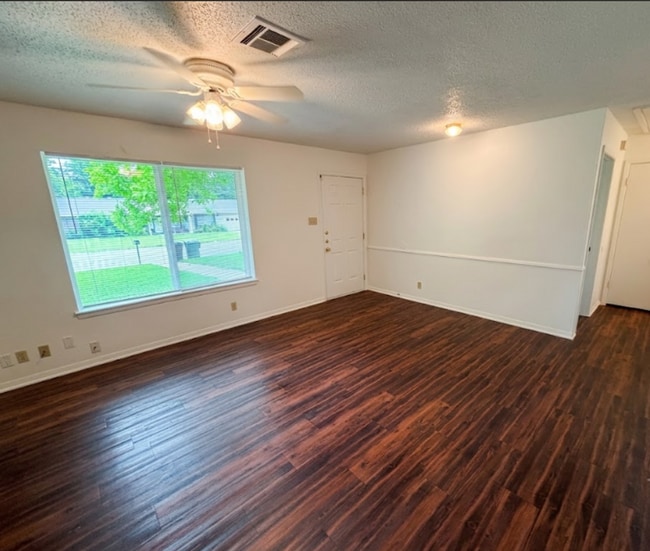 Building Photo - AVAILABLE NOW; APPLY TODAY ON OUR WEBSITE!!!