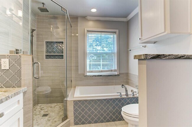 Building Photo - 10806 Wickersham Ln