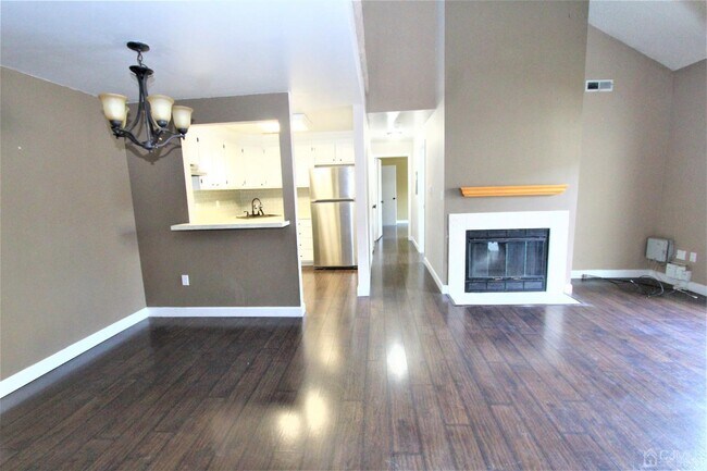 Building Photo - 604 Ravens Crest Dr