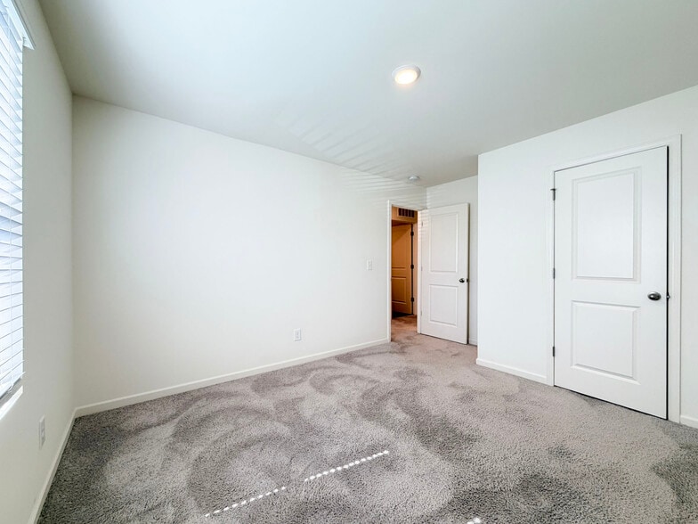 Building Photo - 937 Berkeley Glen Rd