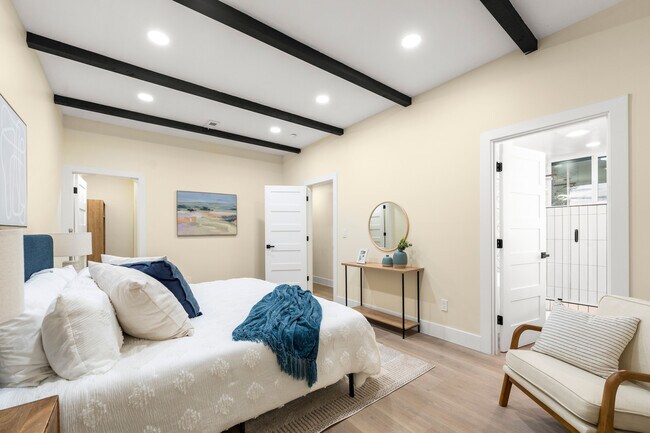 Building Photo - 130 SW 194th St