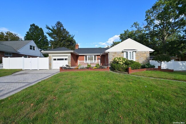 Primary Photo - 1656 Putney Rd