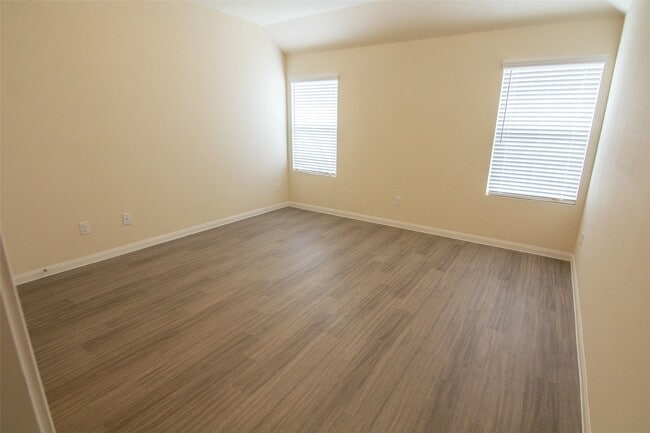 Building Photo - 927 Hidden Cove Ct