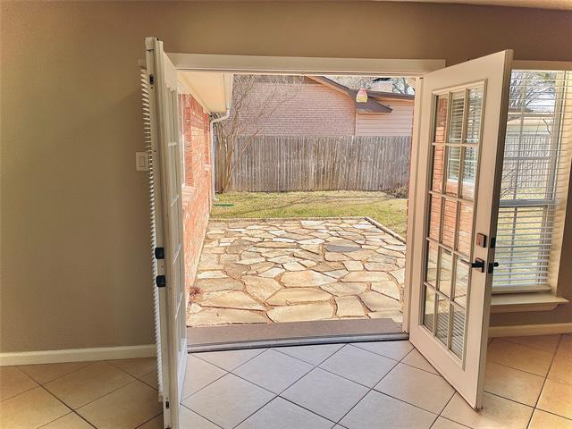 Building Photo - 534 E Spring Valley Rd