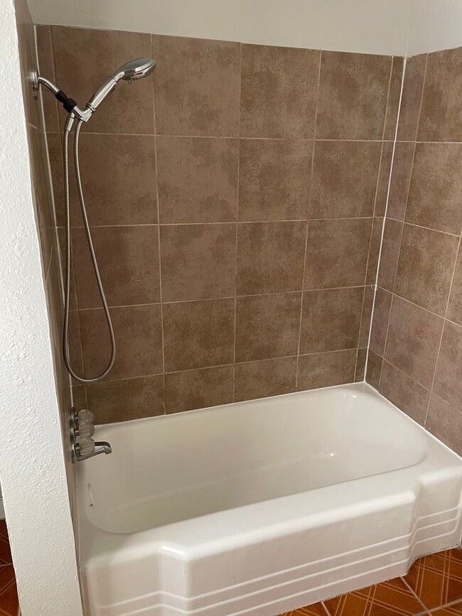 Building Photo - Move in SPECIAL! $995/month