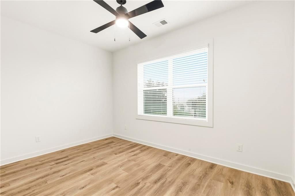 Building Photo - 129 Hilltop Dr SW