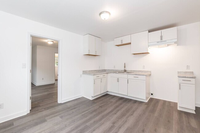 Building Photo - Completely Remodeled One Bedroom Home!