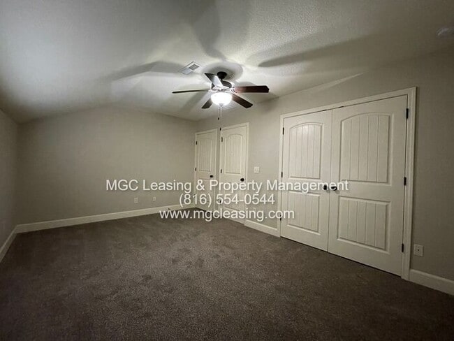 Building Photo - EAGLE CREEK LUXURY TOWNHOME