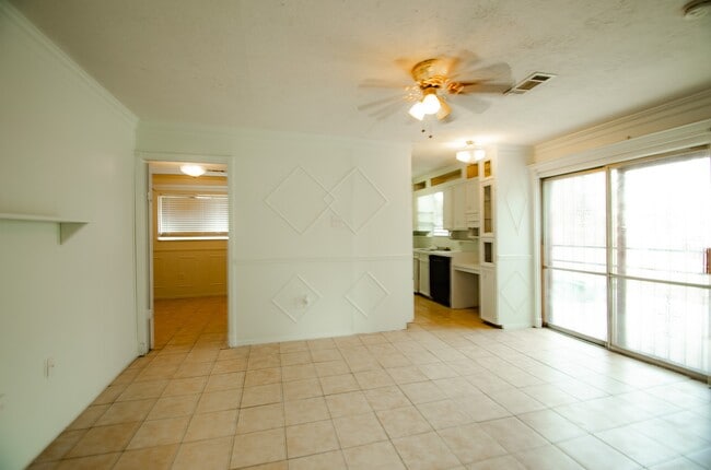 Building Photo - 8937 Etta St