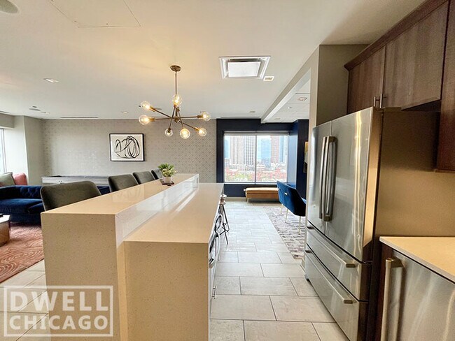 Building Photo - 150 W Roosevelt Rd