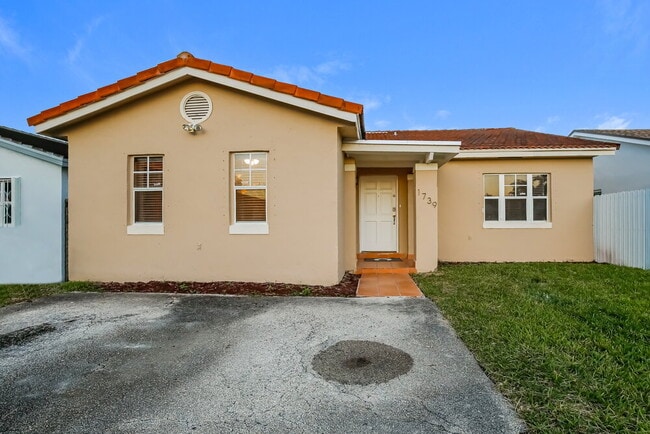 Building Photo - 1739 SW 138th Ave