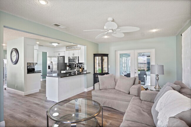 Building Photo - 9032 SE Sandridge Ave