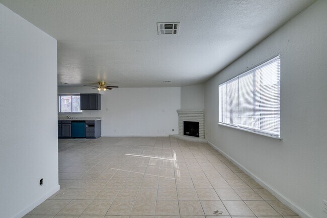 Building Photo - 6987 Mendon Ln