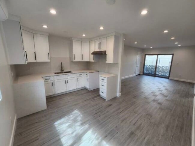 Building Photo - 10845 White St