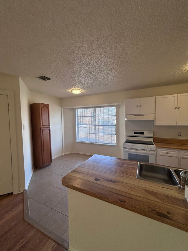 Building Photo - 4047 Indian Sunrise