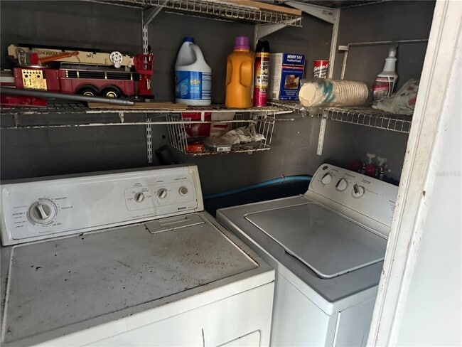 Building Photo - 2428 E Pershing Ave