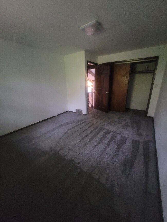 Bedroom 2 - 1213 E Airport Rd