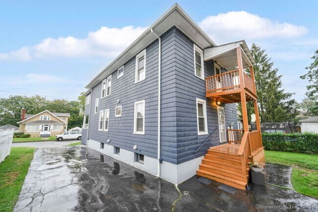 Building Photo - 45 Fairlawn St
