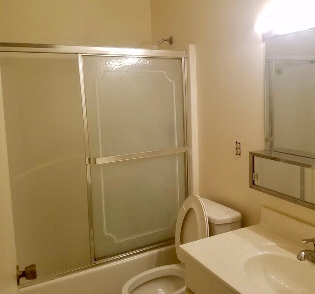 Building Photo - 8446 Shawn Ridge Dr