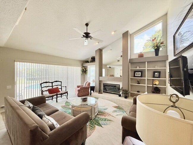 Building Photo - 8724 Ashbury Dr