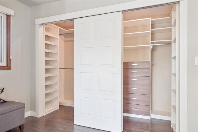 Building Photo - 8056 S Krameria Way