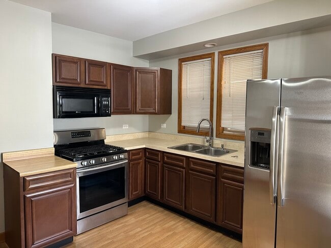 Building Photo - 1304 S 50th Ave