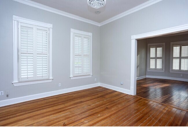 Building Photo - 1247 Oxford St