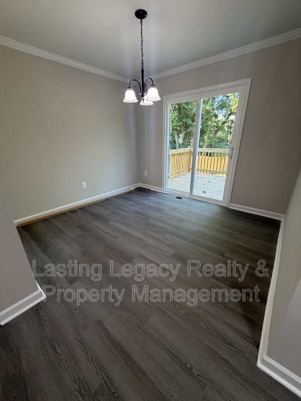 Building Photo - 2036 Harrison Ave