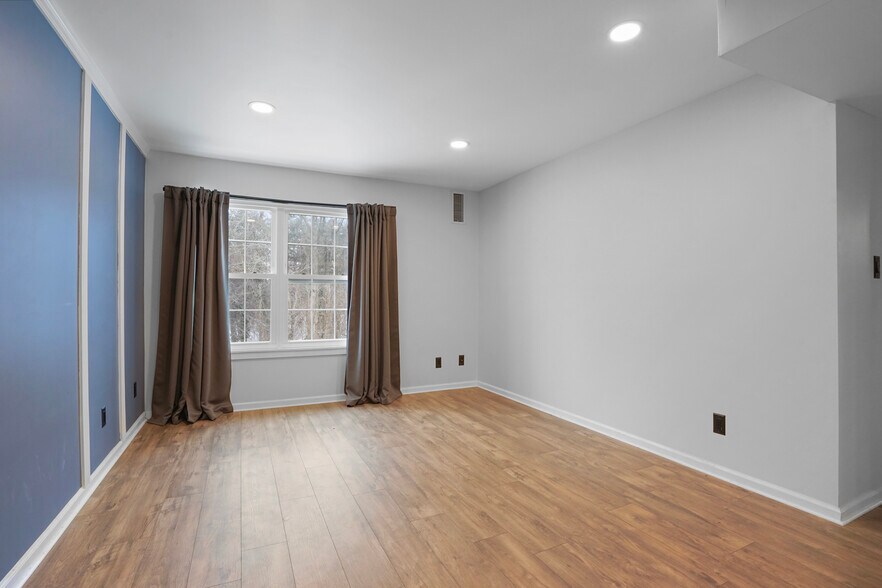 Building Photo - 7503 Ashby Ln